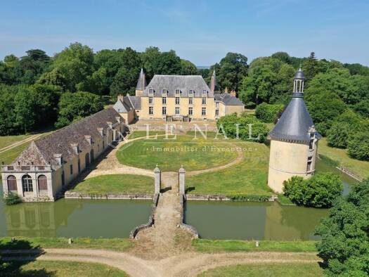 Château à vendre 2 000 000 € 23 pièces 10 chambres 600 m² 1 089 103 m² de terrain Le Mans 72000