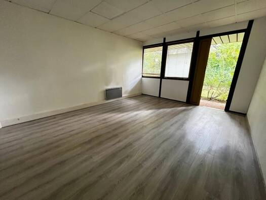 Local commercial à louer 4 085 € Croissy-Beaubourg 77183