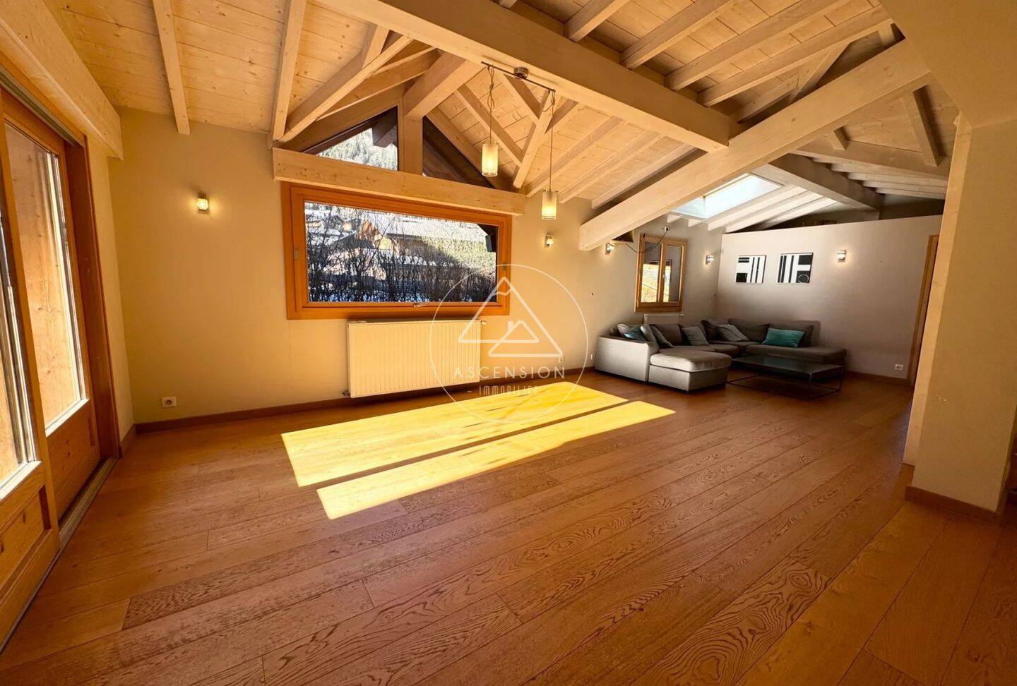 Maison à vendre, 278m², MORZINE