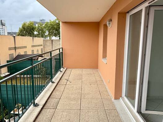 Appartement à louer 1 890 € 5 pièces 4 chambres 96 m² Étage 1/4 Petit Colombes-Charles de Gaulle Colombes 92700