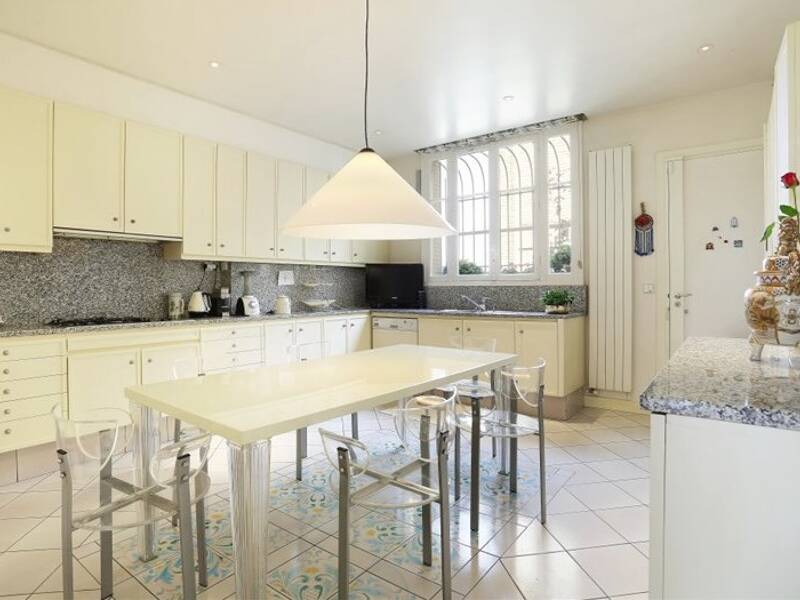 Maison à louer, 260m², PARIS 16E