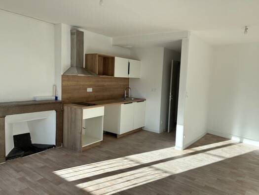 Studio à louer 371 € 1 pièce 31 m² Étage 4/1 Centre Historique Le Puy-en-Velay 43000