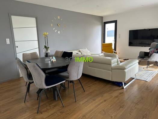 Maison de plain-pied à louer 1 070 € 4 pièces 3 chambres 104,7 m² 346 m² de terrain Périphérique Saint-Juéry 81160