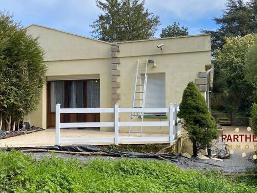 Maison de plain-pied à vendre 117 500 € 4 pièces 2 chambres 102 m² 3 600 m² de terrain Clessé 79350