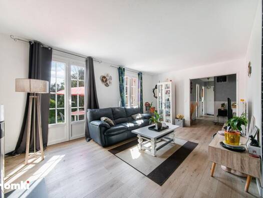 Maison de plain-pied à vendre 385 000 € 4 pièces 3 chambres 89 m² 1 500 m² de terrain Nord Ouest Saint-Maximin-la-Sainte-Baume 83470