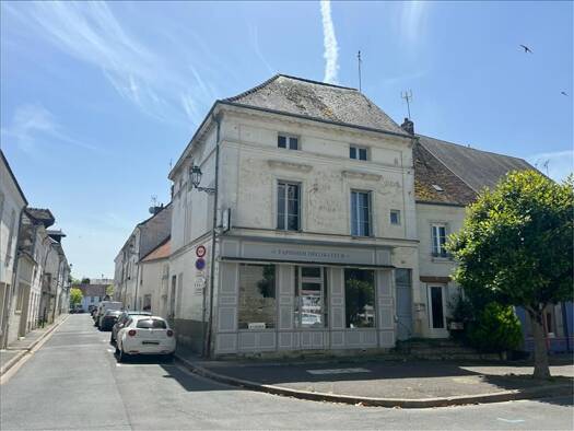 Immeuble à vendre 66 780 € 136 m² Ligueil 37240