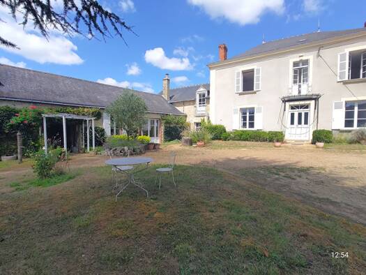 Maison à vendre 449 800 € 9 pièces 5 chambres 258 m² 8 560 m² de terrain Brissac Loire Aubance 49320