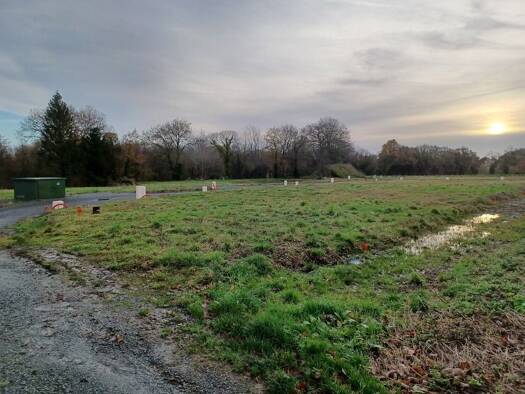 Terrain constructible viabilisé à vendre 57 000 € 311 m² de terrain Beaussais-sur-Mer 22650