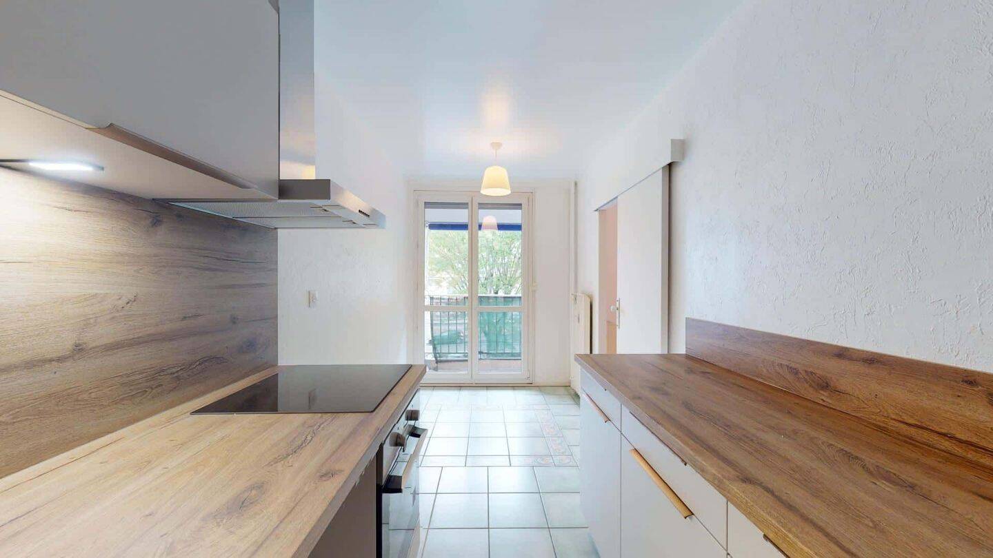Apartment in Avenue des Champs Perdrix, Dijon for 83 m² with 3 b — 5