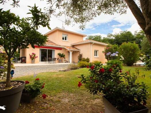 Maison à vendre 360 000 € 5 pièces 4 chambres 135 m² 1 992 m² de terrain Clermont 40180