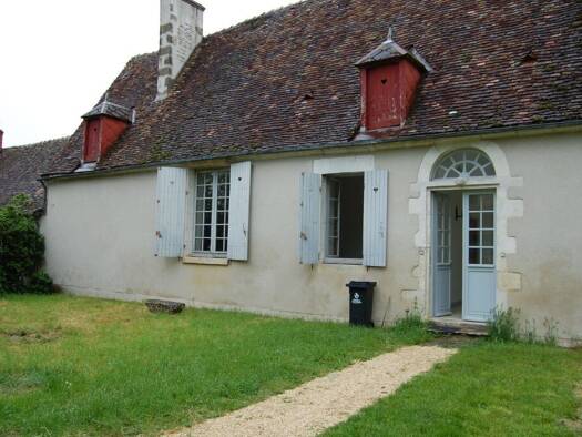 Appartement à louer 354 € 1 pièce 40,7 m² 1 étages Saint-Céols 18220