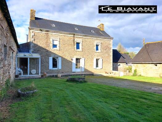 Maison à vendre 211 000 € 7 pièces 4 chambres 172,08 m² 10 000 m² de terrain Nord Scaër 29390