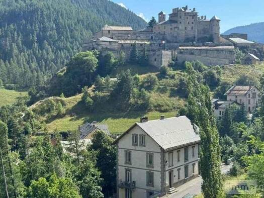 Appartement à vendre 342 000 € 4 pièces 3 chambres 85 m² Château-Ville-Vieille 05350