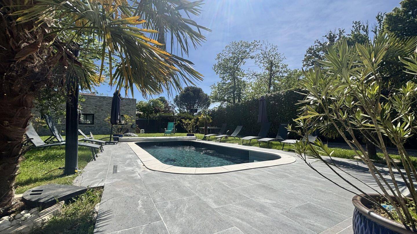 Maison à vendre, 231m², NEAUPHLE LE CHATEAU