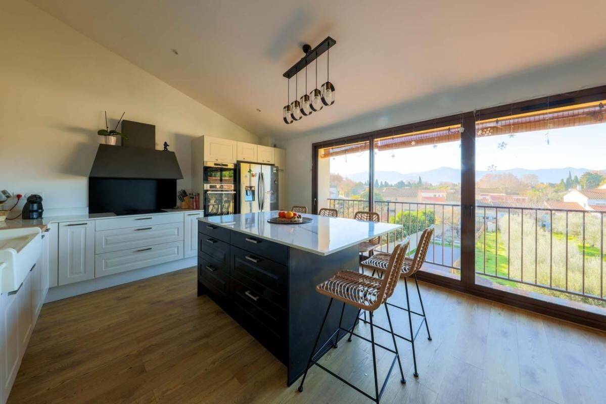 Maison à vendre, 180m², LATOUR BAS ELNE