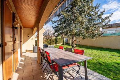 Maison de plain-pied à vendre 339 900 € 5 pièces 3 chambres 100 m² 842 m² de terrain Nord Jassans-Riottier 01480