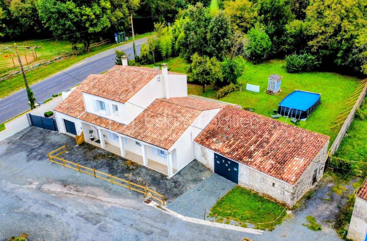 Maison à vendre, 174m², SURGERES