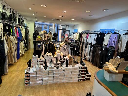 Local commercial à louer 1 280 € 146 m² de surface de vente Le Centre-Centre Ville Roanne 42300