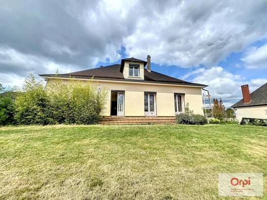 Maison à louer 980 € 6 pièces 5 chambres 176,72 m² 800 m² de terrain Montmarault 03390
