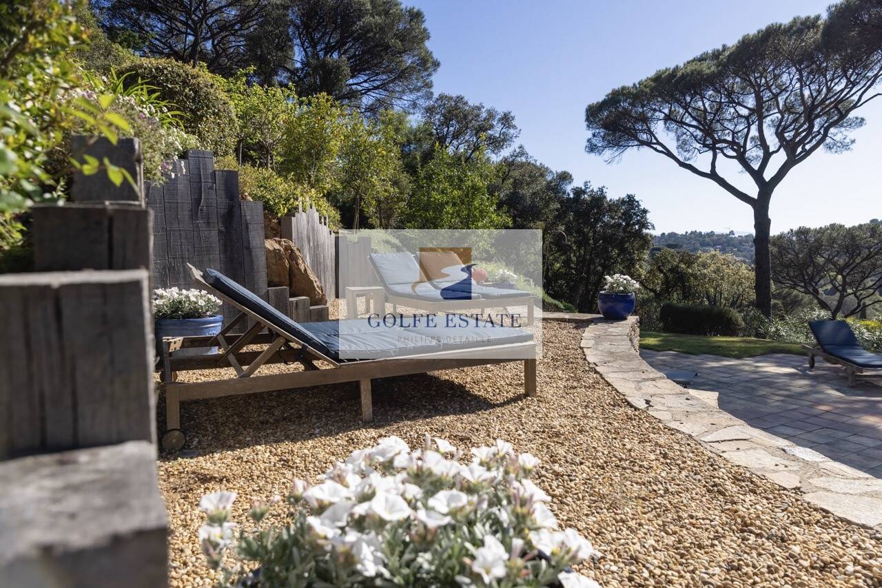 Maison à vendre, 365m², LA CROIX VALMER
