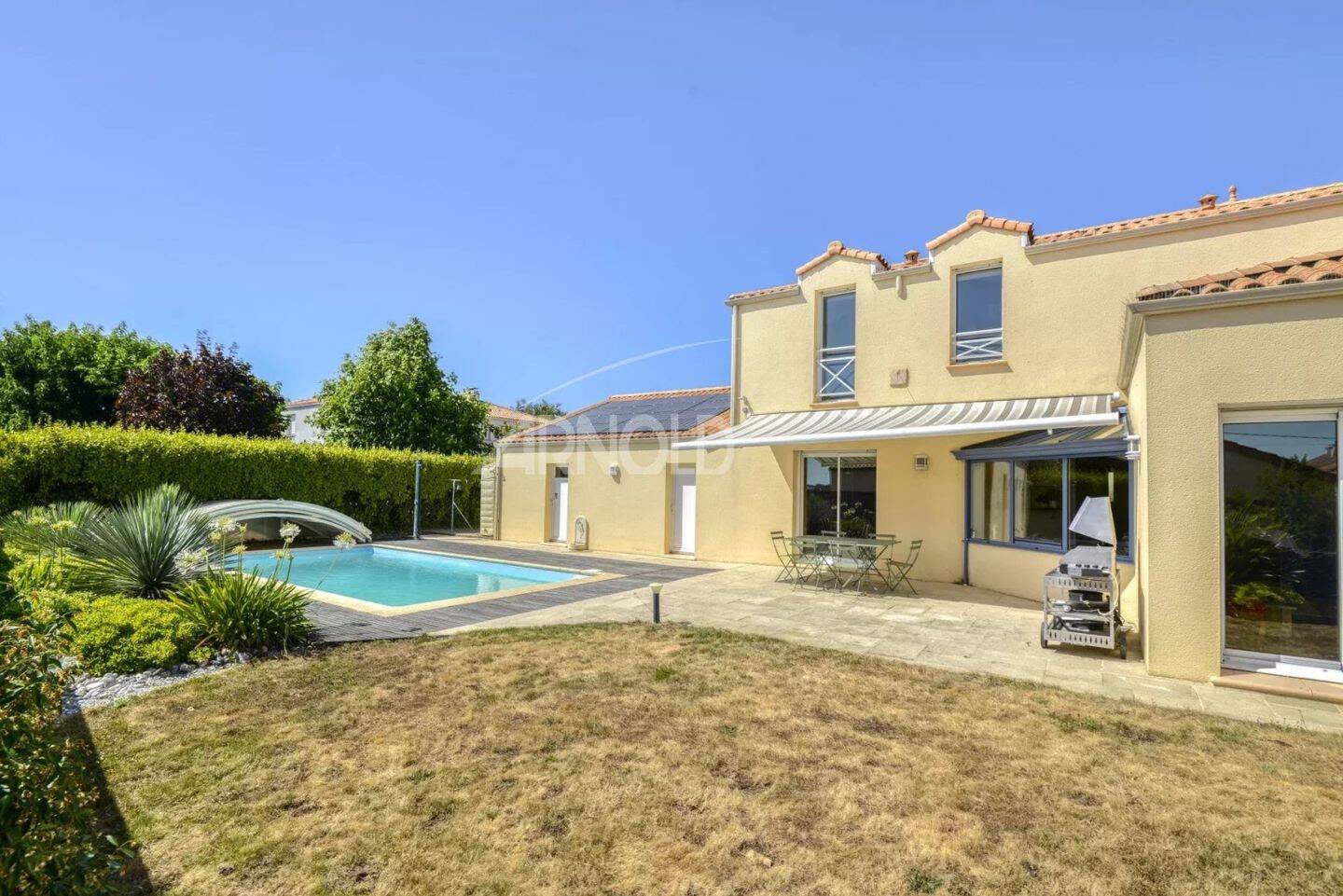 Maison à vendre, 236m², SAINT LEGER LES VIGNES