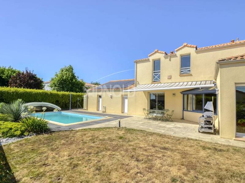 Maison à vendre, 236m², SAINT LEGER LES VIGNES
