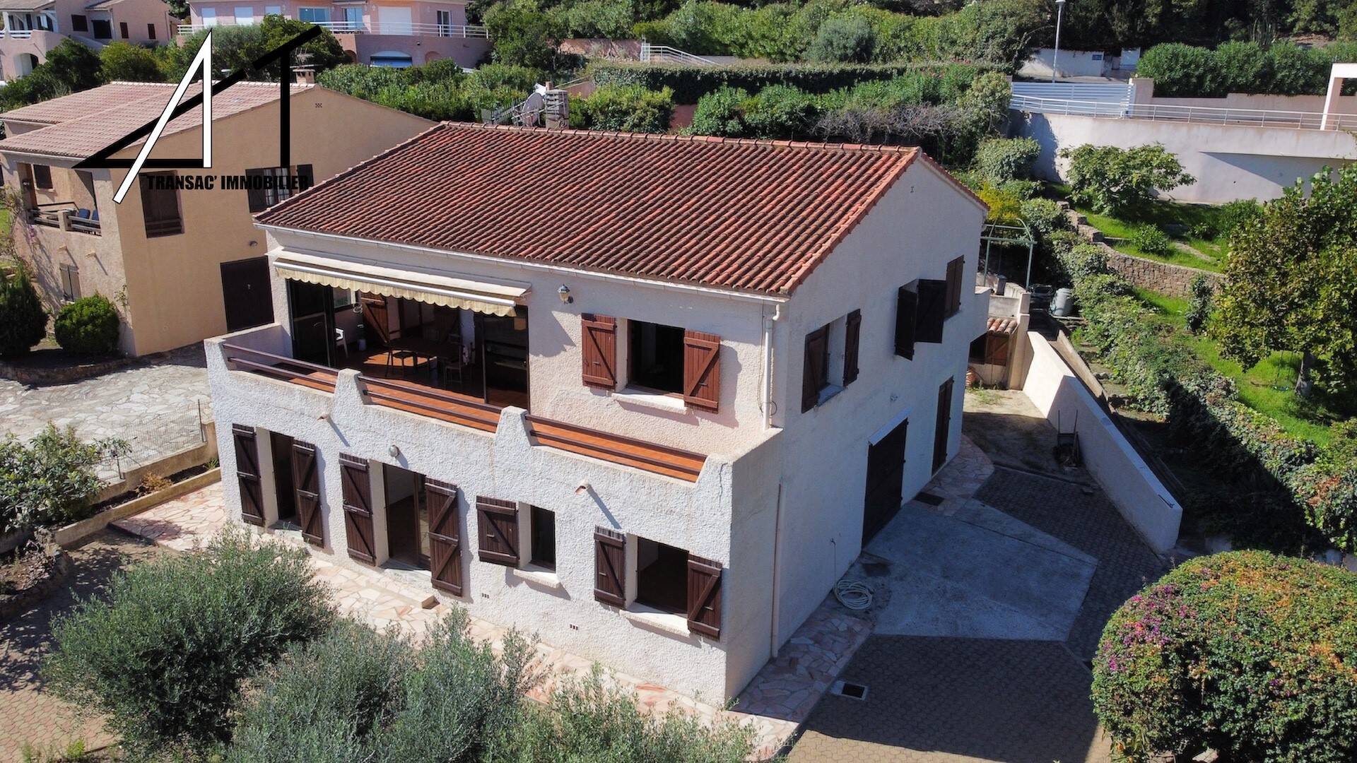 Maison à vendre, 190m², SARI SOLENZARA