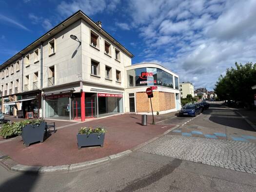 Boutique à louer 2 475 € 306 m² de surface de vente Centre Ville Louviers 27400