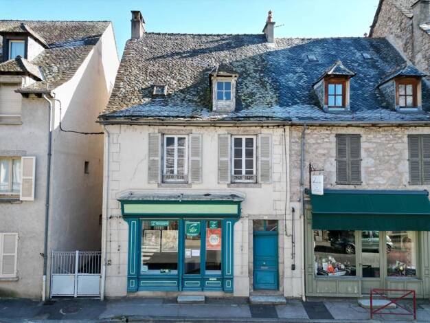 Maison de ville à vendre 85 000 € 5 pièces 3 chambres 145 m² 153 m² de terrain Entraygues-sur-Truyère 12140