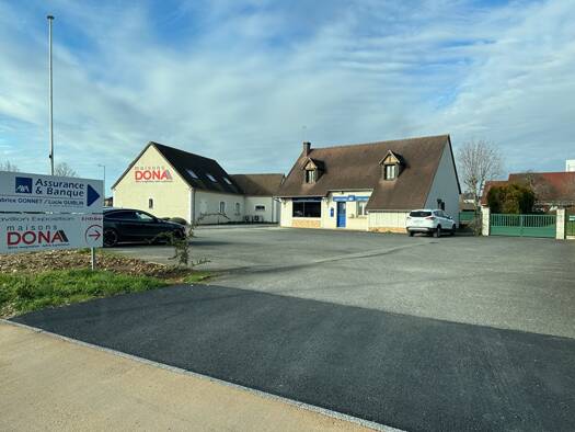 Local commercial à vendre 278 000 € 168 m² de surface de vente Aéroport Bourges 18000