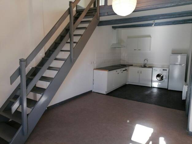 Appartement à louer 552 € 3 pièces 2 chambres 59,6 m² Étage 3/1 Du Guesclin Béziers 34500