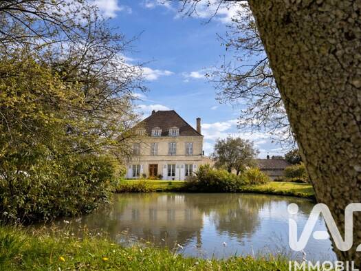 Demeure à vendre 1 300 000 € 15 pièces 14 chambres 483 m² 11 477 m² de terrain La Clotte 17360