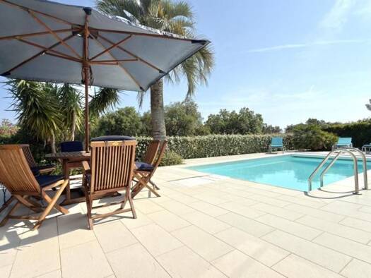 Maison à vendre 1 092 000 € 4 pièces 3 chambres 124 m² 1 017 m² de terrain Saint Aygulf Fréjus 83370