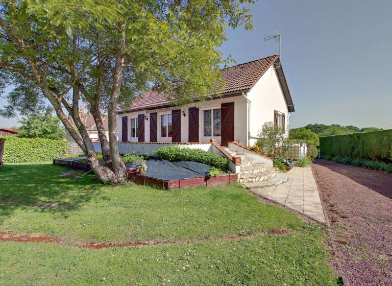 Maison à vendre 190 000 € 4 pièces 2<br/>chambres 70 m²<br/>superficie 899 m²<br/>terrain Villers sur le Roule 27940