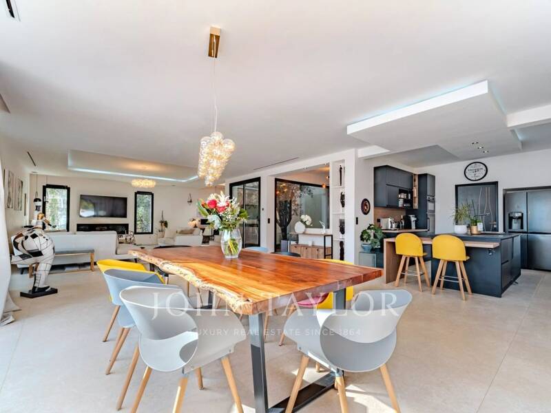 Maison à vendre, 323m², ROQUEFORT LES PINS