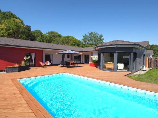 Maison de plain-pied à vendre 399 000 € 8 pièces 4 chambres 232 m² 2 106 m² de terrain Cier de Riviere 31510