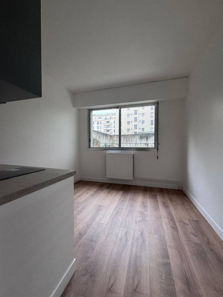 Maison à louer, 13m², LEVALLOIS PERRET