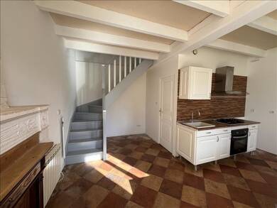 Maison à louer 670 € 4 pièces 3 chambres 94,7 m² St Androny 33390
