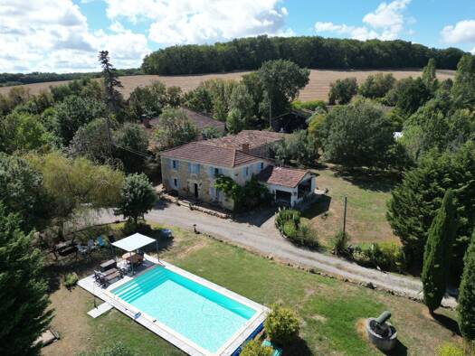 Maison à vendre 320 000 € 6 pièces 5 chambres 255 m² 2 554 m² de terrain Auch 32000