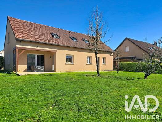 Pavillon à vendre 245 000 € 5 pièces 3 chambres 150 m² 701 m² de terrain Jonchery 52000