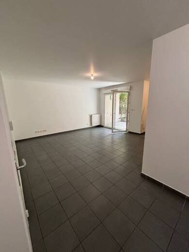Appartement à louer 805 € 3 pièces 2 chambres 63,9 m² RDC/4 Centre Ville St Fons 69190