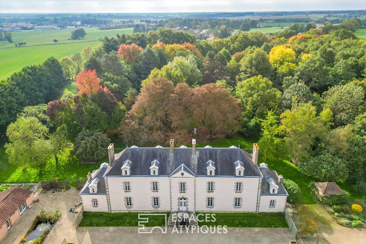 Maison à vendre, 464m², SAINT DENIS LA CHEVASSE