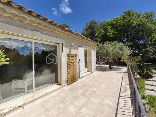 Maison de plain-pied à vendre 499 000 € 5 pièces 3 chambres 110 m² Pierrevert 04860