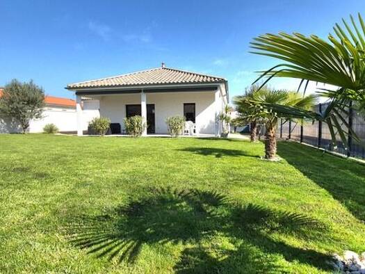 Maison de plain-pied à vendre 410 000 € 5 pièces 4 chambres 124 m² 830 m² de terrain Sancé 71000