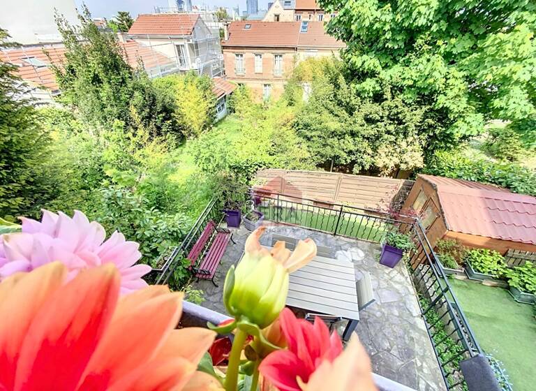 Maison à vendre 625 000 € 4 pièces 2<br/>chambres 73 m²<br/>superficie 92 m²<br/>terrain Plateau Nord Suresnes 92150