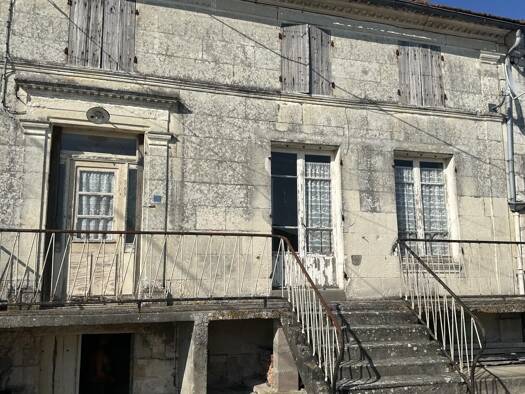 Maison de ville à vendre 79 500 € 4 pièces 3 chambres 93 m² 400 m² de terrain Chaniers 17610