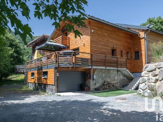 Chalet à vendre 1 799 000 € 8 pièces 5 chambres 223 m² Huez 38750