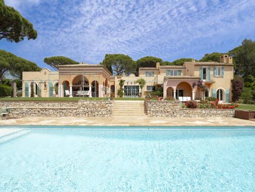 Villa en viager occupé Bouquet 8 000 000 € 10 pièces 6 chambres 385 m² 18 384 m² de terrain Saint-Tropez 83990
