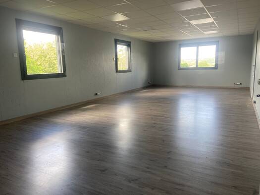Espace bureau à louer 1 390 € 120 m² de bureaux Autres quartiers et hameaux Pont-Évêque 38780
