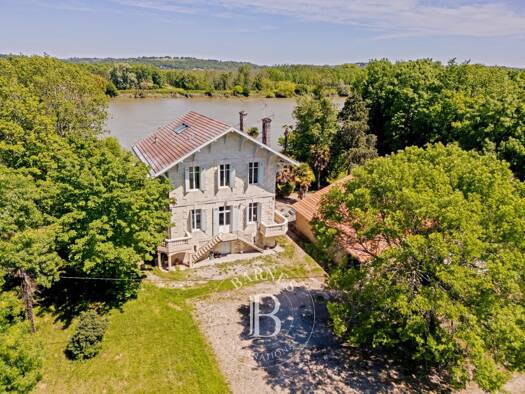 Maison à vendre 835 000 € 9 pièces 4 chambres 358 m² 8 217 m² de terrain Beautiran 33640